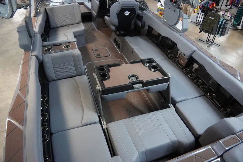 Slide: The Image of Malibu 26 LSV 2026 - 16