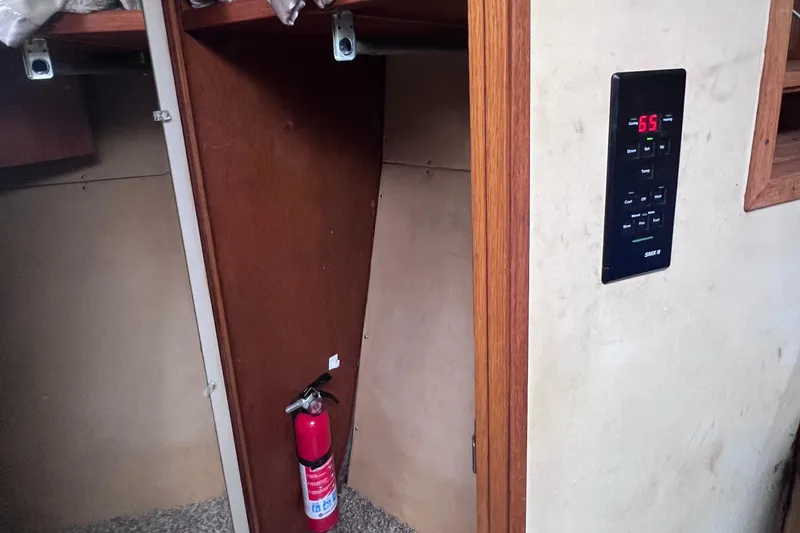 Slide: The Image of Bertram 43 Convertible 1988 - 52