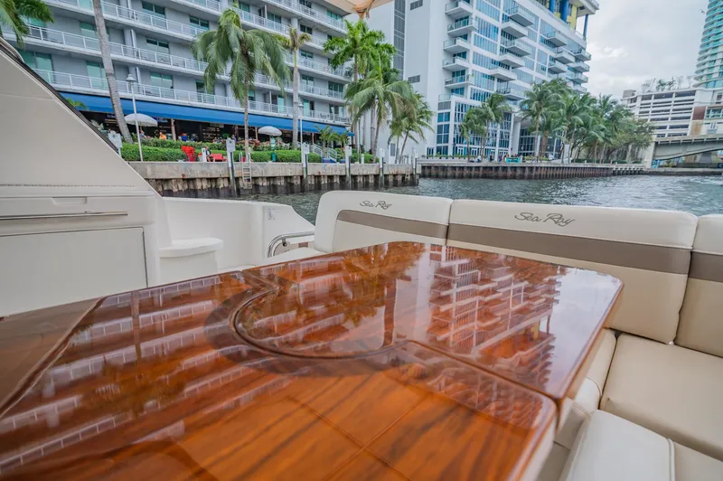 Slide: The Image of Sea Ray 450 Sundancer 2012 - 10