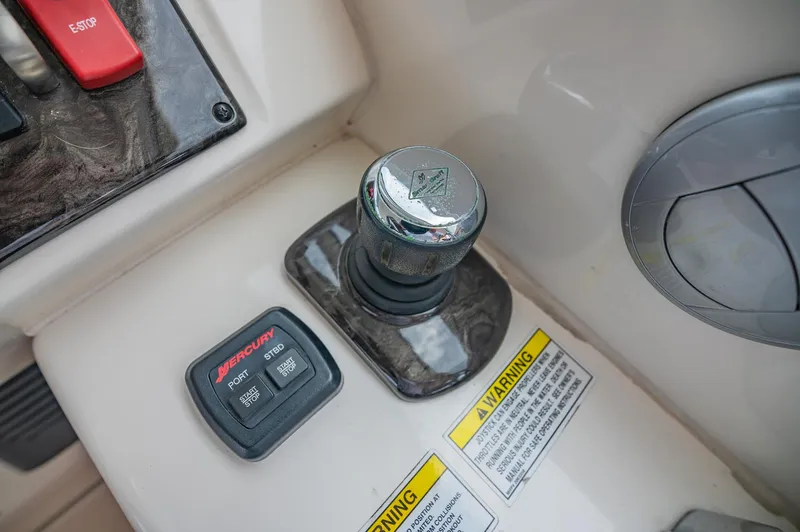 Slide: The Image of Sea Ray 450 Sundancer 2012 - 21