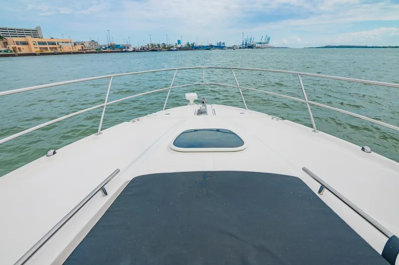 Slide: The Image of Sea Ray 450 Sundancer 2012 - 23