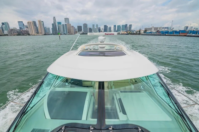 Slide: The Image of Sea Ray 450 Sundancer 2012 - 25