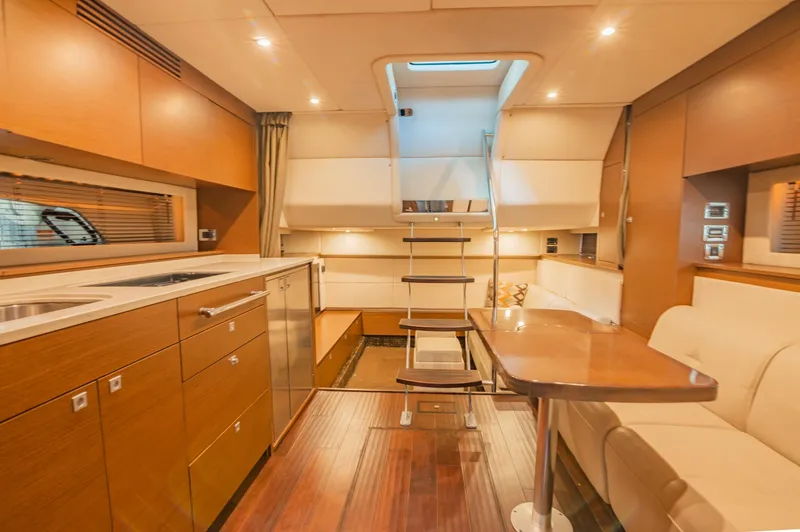 Slide: The Image of Sea Ray 450 Sundancer 2012 - 27