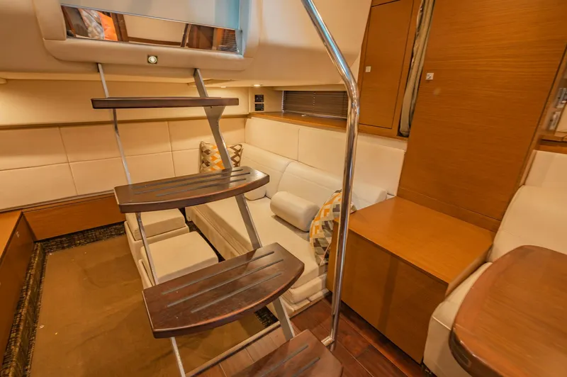 Slide: The Image of Sea Ray 450 Sundancer 2012 - 28