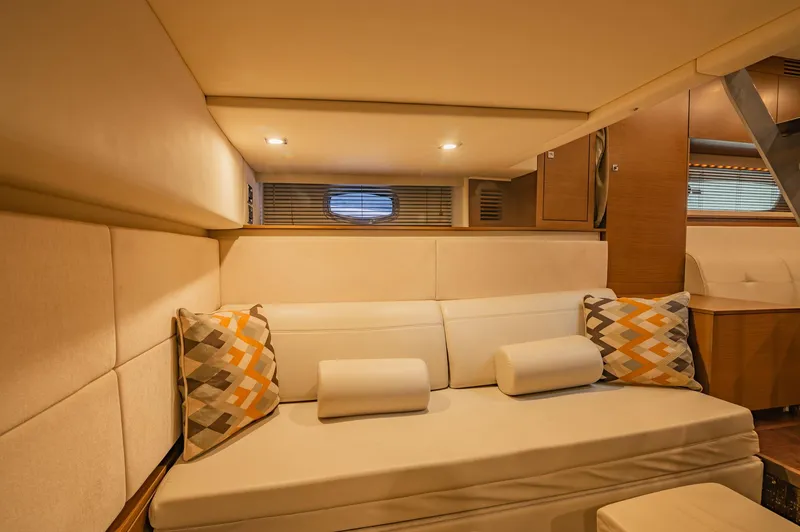 Slide: The Image of Sea Ray 450 Sundancer 2012 - 30