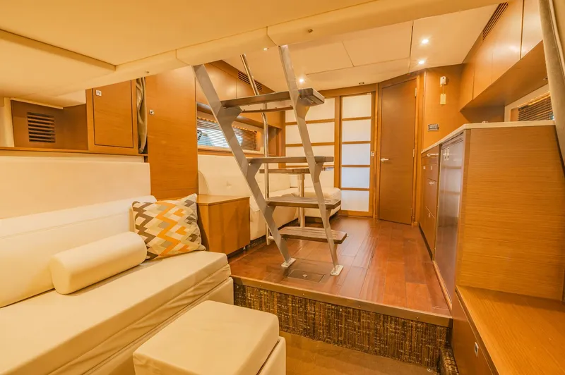 Slide: The Image of Sea Ray 450 Sundancer 2012 - 31