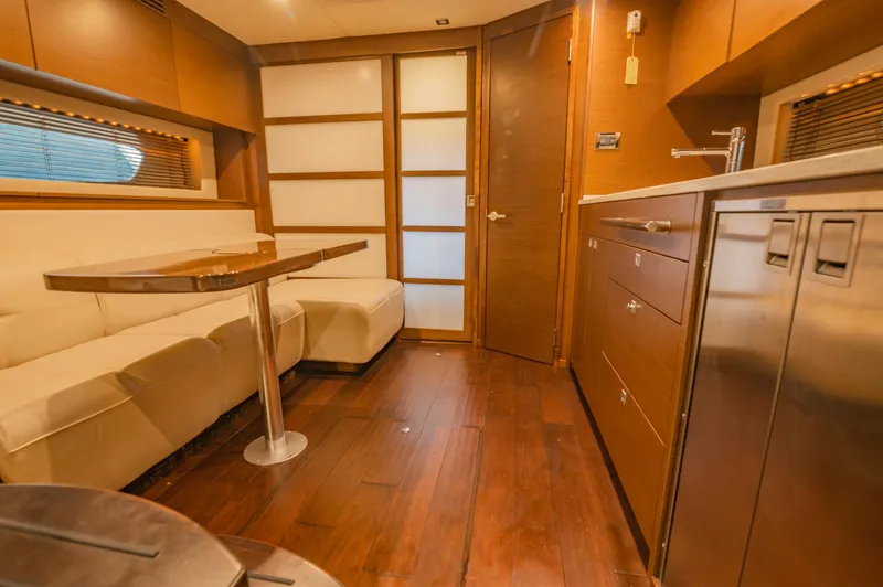 Slide: The Image of Sea Ray 450 Sundancer 2012 - 34