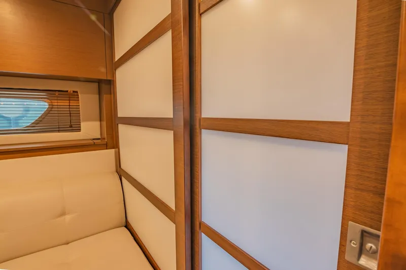 Slide: The Image of Sea Ray 450 Sundancer 2012 - 36