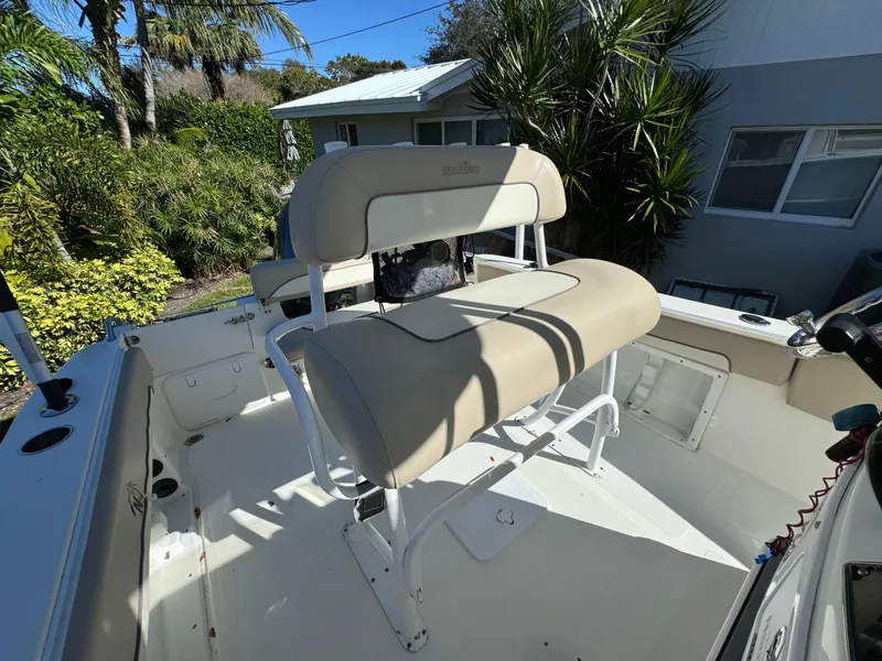 Slide: The Image of 2017 NauticStar 20 XS Offshore boat with beige seating and white deck. - 22