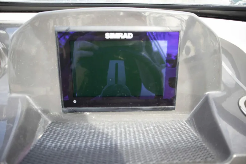 Slide: The Image of Bayliner VR4 Bowrider OB 2023 - 15