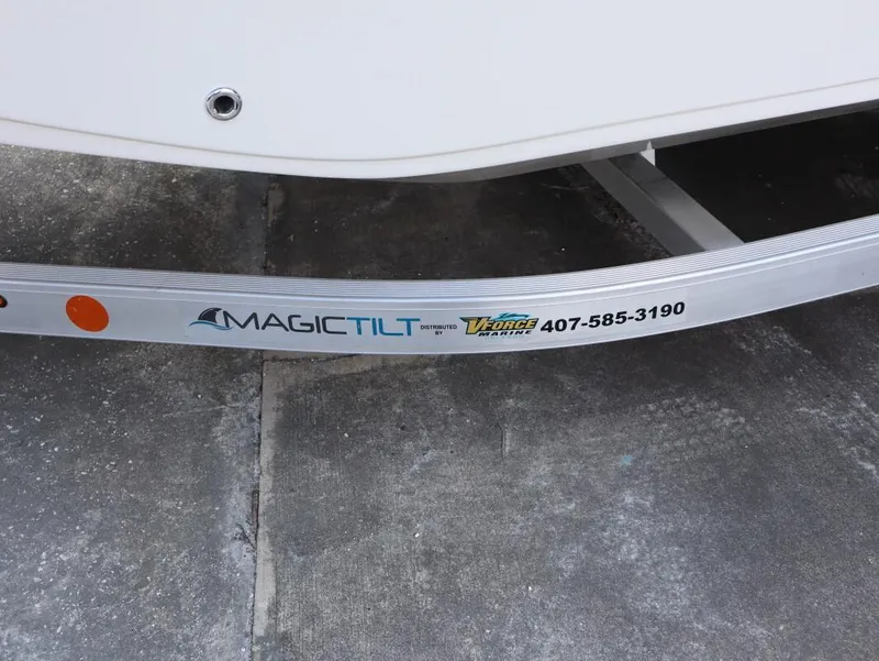 Slide: The Image of Carolina 17 LS 2023 - 7