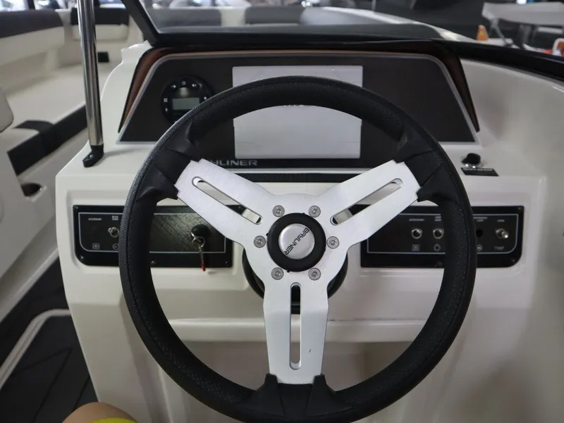 Slide: The Image of Bayliner DX 2000 2023 - 13