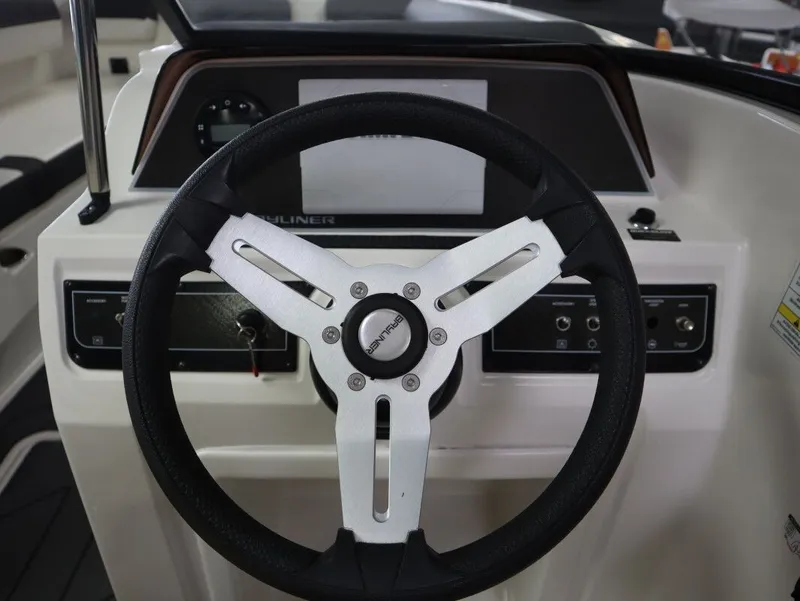 Slide: The Image of Bayliner DX 2000 2023 - 14