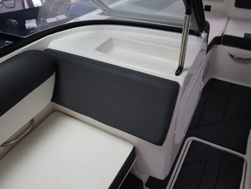 Slide: The Image of Bayliner DX 2000 2023 - 15