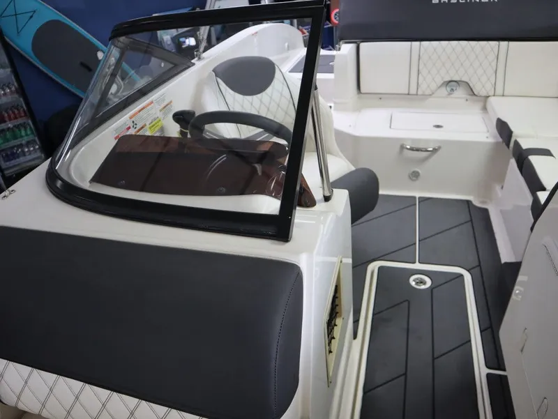 Slide: The Image of Bayliner DX 2000 2023 - 20