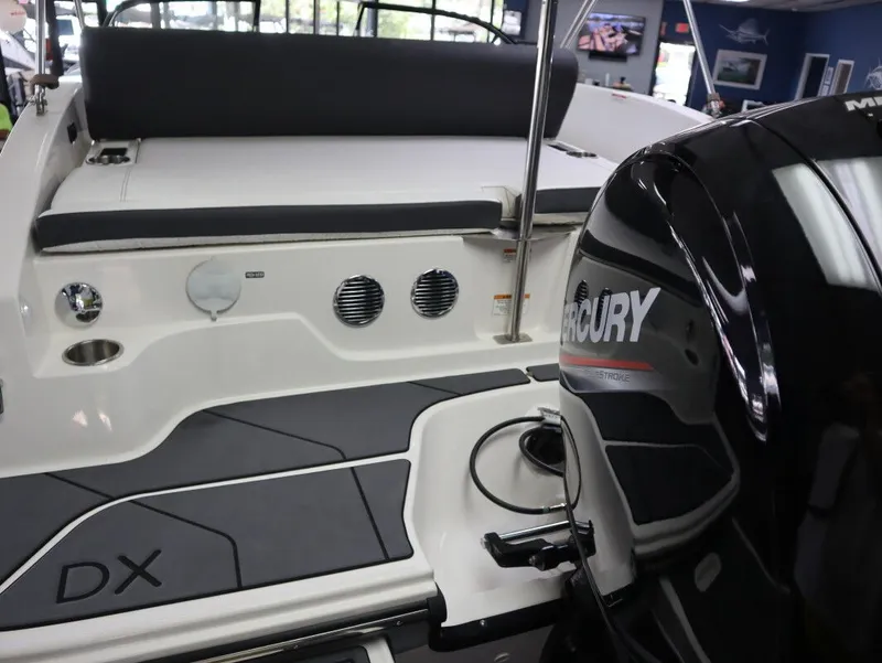 Slide: The Image of Bayliner DX 2000 2023 - 3