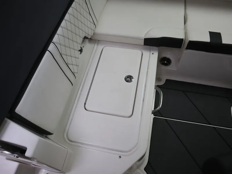 Slide: The Image of Bayliner DX 2000 2023 - 8