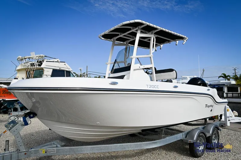 The Image of 2024 Bayliner T20 boat on a trailer, ready for transport. - 0