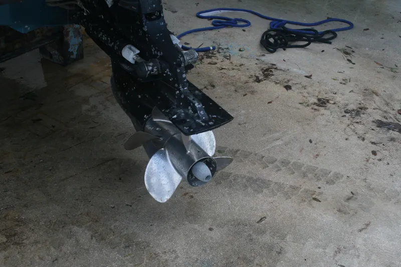 Slide: The Image of Propeller of a 2014 Sea Ray 270 SLX boat on a concrete surface. - 25