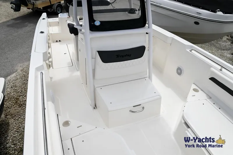 Slide: The Image of 2023 Bayliner T24 boat interior at W-Yachts York Road Marine. - 9