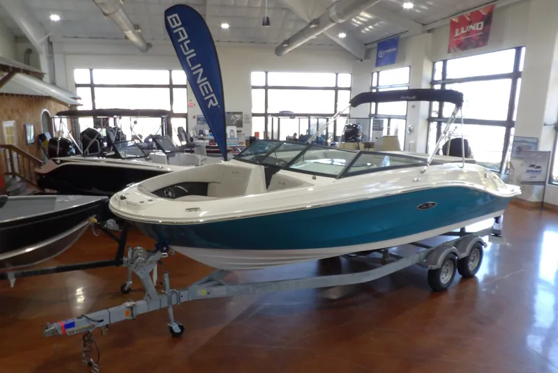 Slide: The Image of Sea Ray SPX 230 2023 - 3