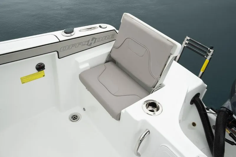 Slide: The Image of 2024 Wellcraft 202 Fisherman boat seat and deck details - 20