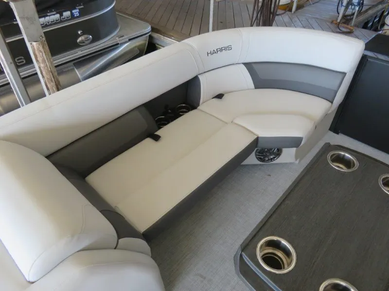 Slide: The Image of Harris CX230 2023 - 3