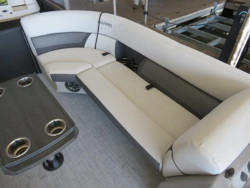 Slide: The Image of Harris CX230 2023 - 4