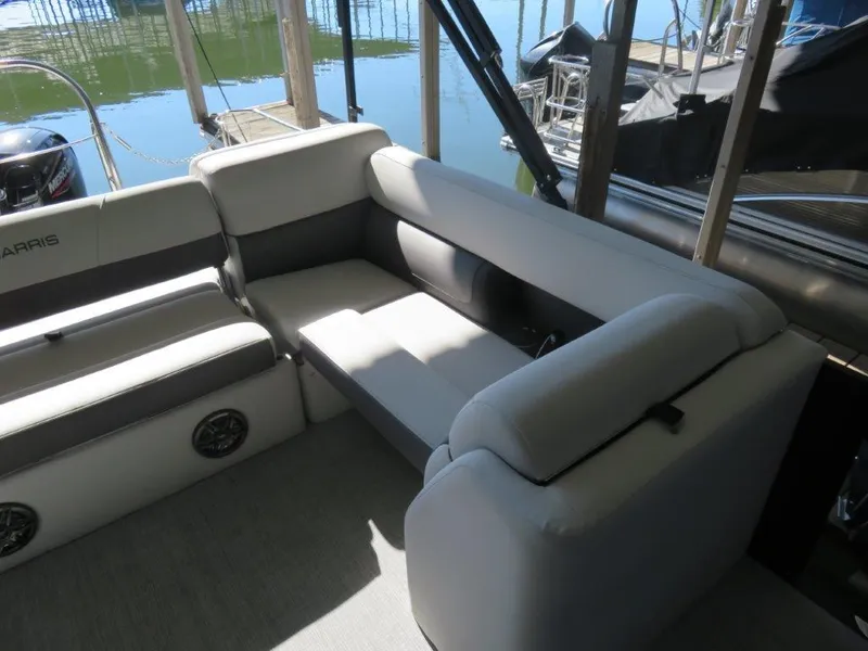 Slide: The Image of Harris CX230 2023 - 8