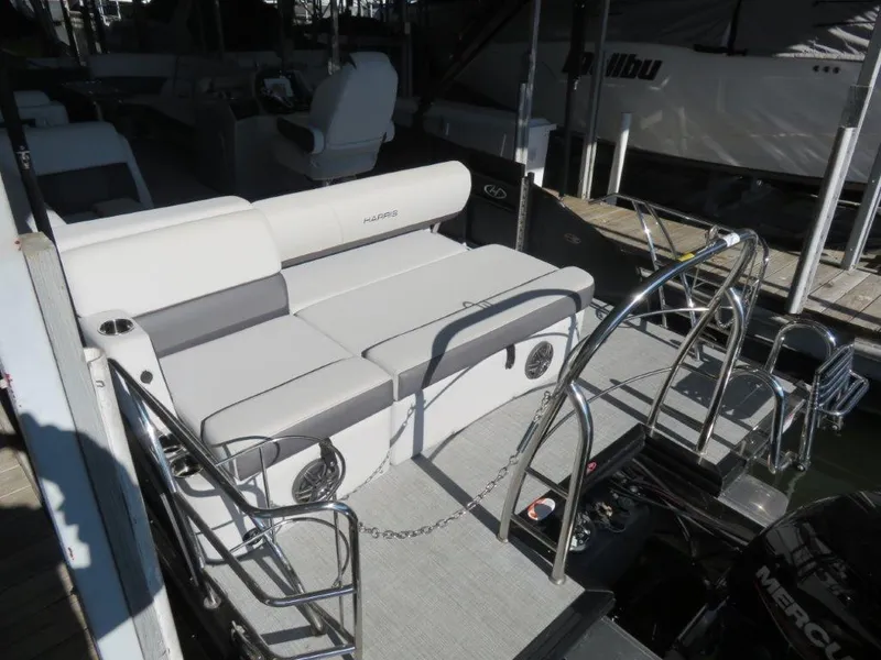 Slide: The Image of Harris CX230 2023 - 9