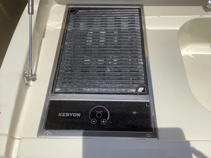 Slide: The Image of Kenyon grill on 2016 Chris-Craft 34 Catalina boat. - 14