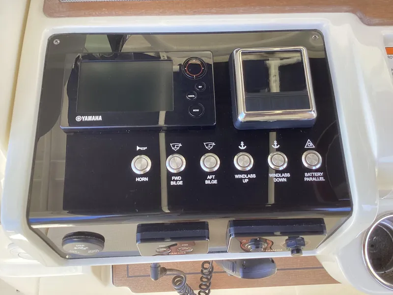 Slide: The Image of Control panel of a 2016 Chris-Craft 34 Catalina boat with Yamaha display. - 27