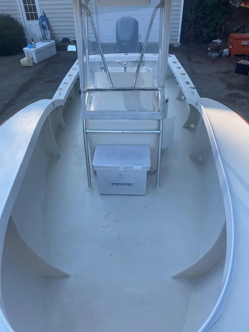 Slide: The Image of Custom Carolina Bandy 26' boat, 2000 model, with open deck and center console. - 18