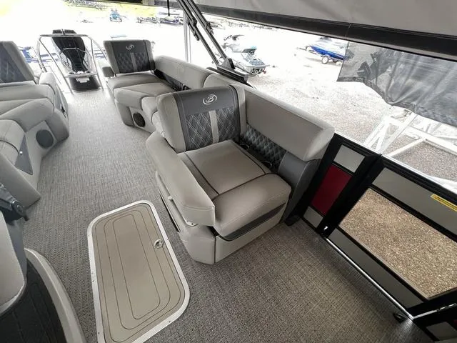 Slide: The Image of Barletta Lusso L25M 2024 - 5