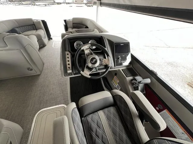 Slide: The Image of Barletta Lusso L25M 2024 - 6