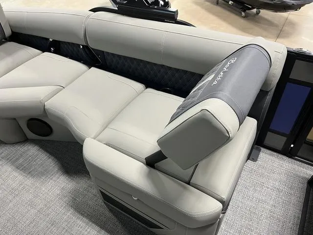 Slide: The Image of Barletta Lusso L23M 2024 - 10