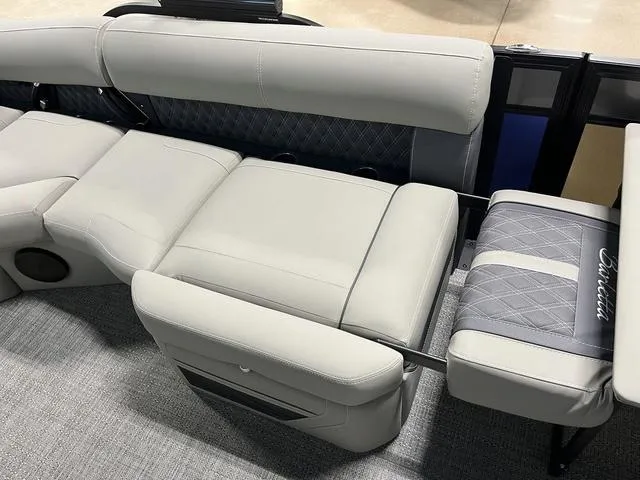 Slide: The Image of Barletta Lusso L23M 2024 - 11