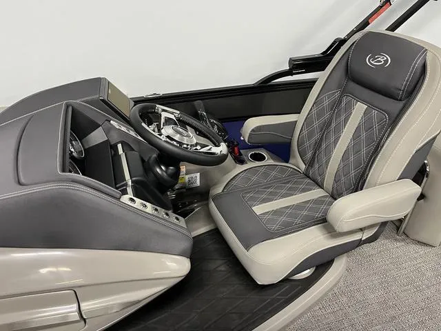 Slide: The Image of Barletta Lusso L23M 2024 - 13