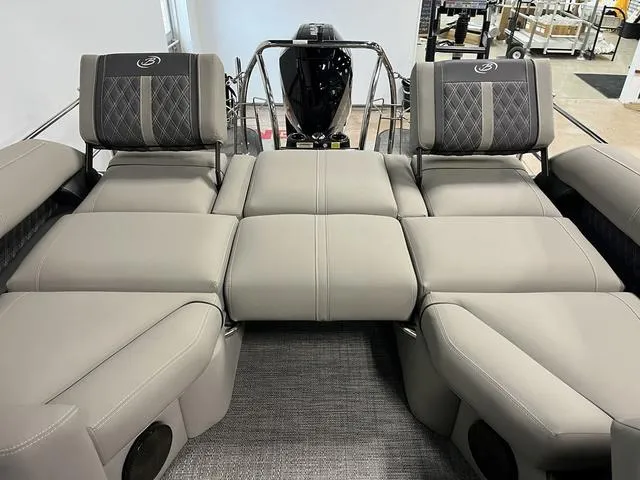 Slide: The Image of Barletta Lusso L23M 2024 - 20