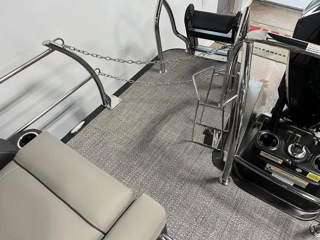 Slide: The Image of Barletta Lusso L23M 2024 - 23