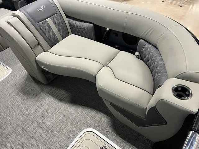 Slide: The Image of Barletta Lusso L23M 2024 - 6