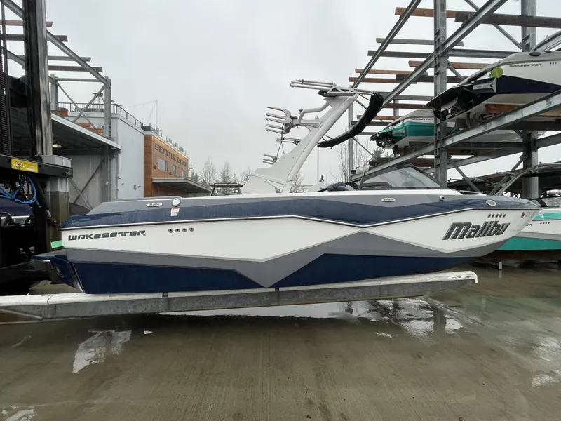 Slide: The Image of Malibu Wakesetter 22 LSV 2023 - 5