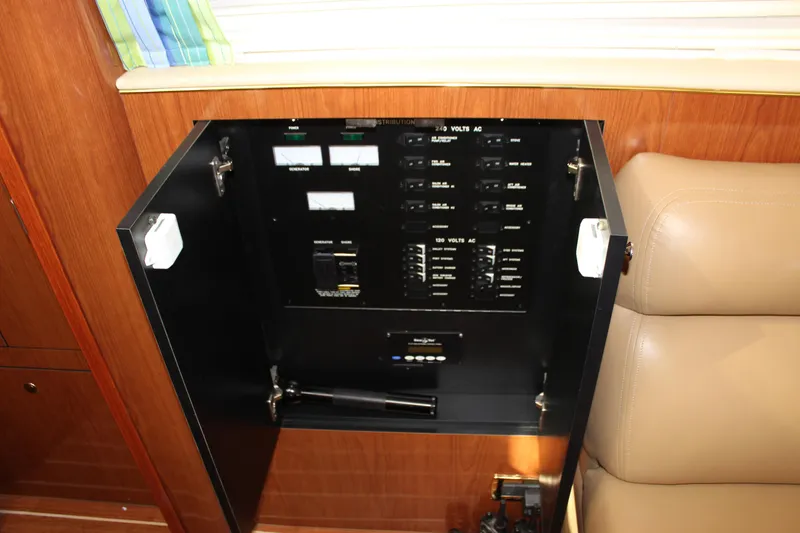 Slide: The Image of Sea Ray 480 Motor Yacht 2002 - 55