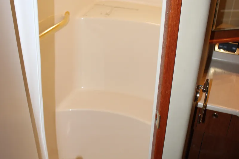 Slide: The Image of Sea Ray 480 Motor Yacht 2002 - 61