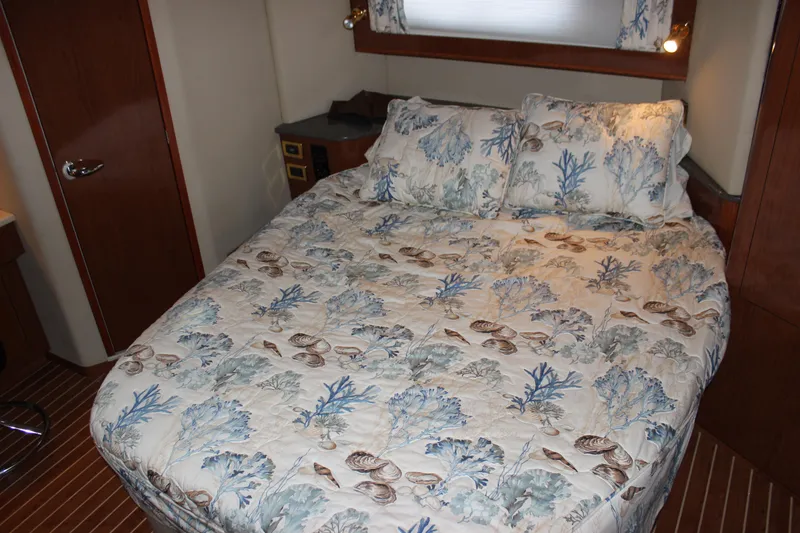 Slide: The Image of Sea Ray 480 Motor Yacht 2002 - 68