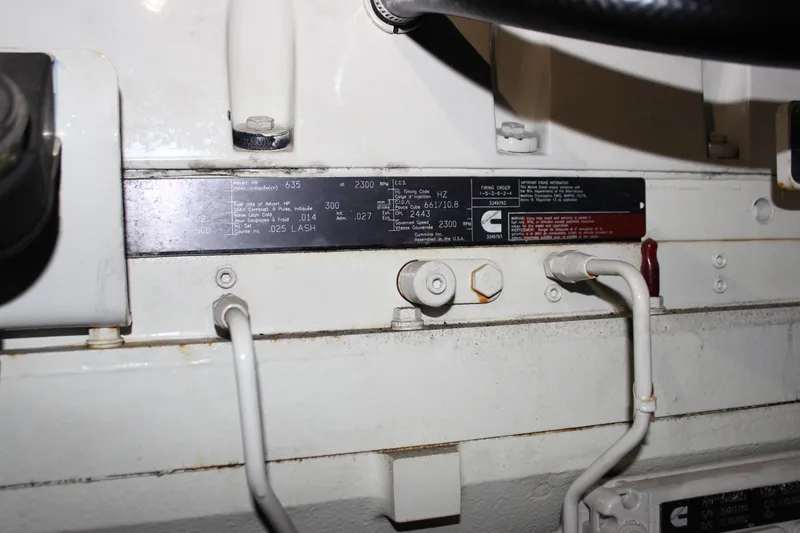 Slide: The Image of Sea Ray 480 Motor Yacht 2002 - 83