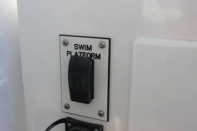 Slide: The Image of Switch for swim platform on 2002 Sea Ray 480 Motor Yacht. - 9