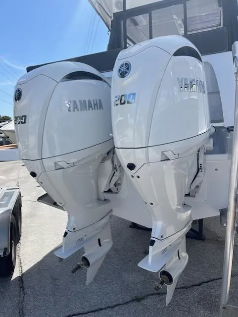 Slide: The Image of 2024 Jeanneau NC Weekender 895 with twin Yamaha 200 outboard engines. - 21