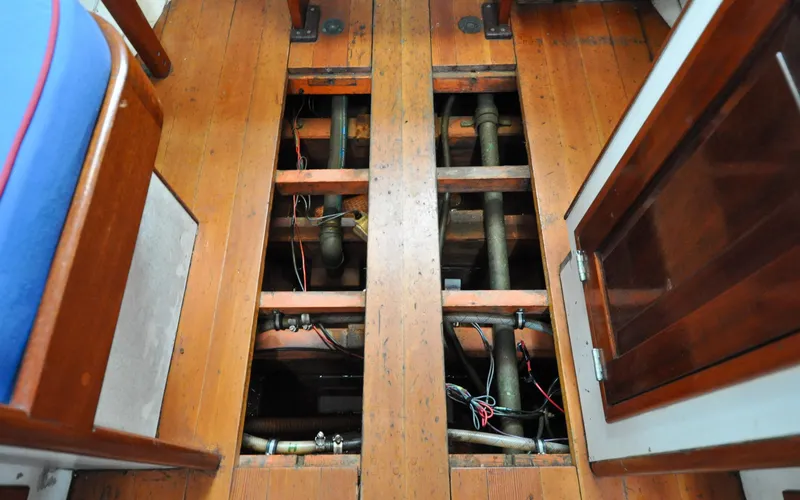 Slide: The Image of Custom Eldredge-McInnis 47 Cutter - Bilge - 143