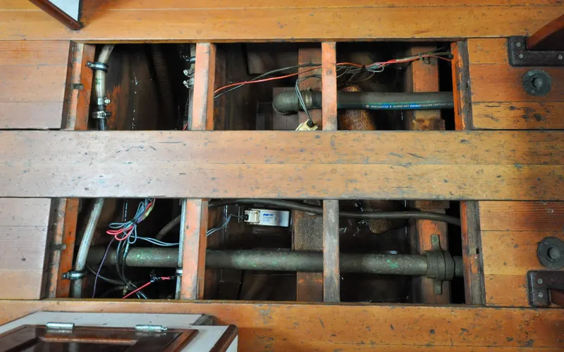 Slide: The Image of Custom Eldredge-McInnis 47 Cutter - Bilge - 144